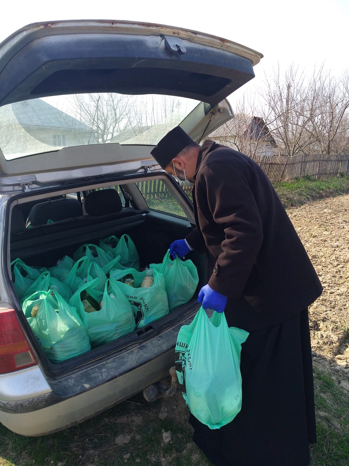 Sprijin pentru cei aflați în nevoie, la Parohia „Sfântul Nicolae” din Suharău