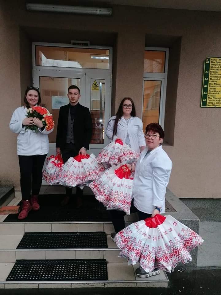 Campania „Floarea Vieţii”, în sprijinul mamelor şi copiilor nevoiaşi