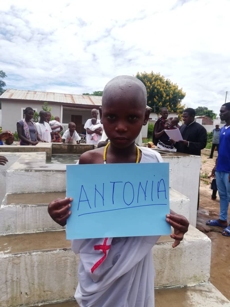 34 de persoane au primit Taina Sfântului Botez în Kidamali, Tanzania