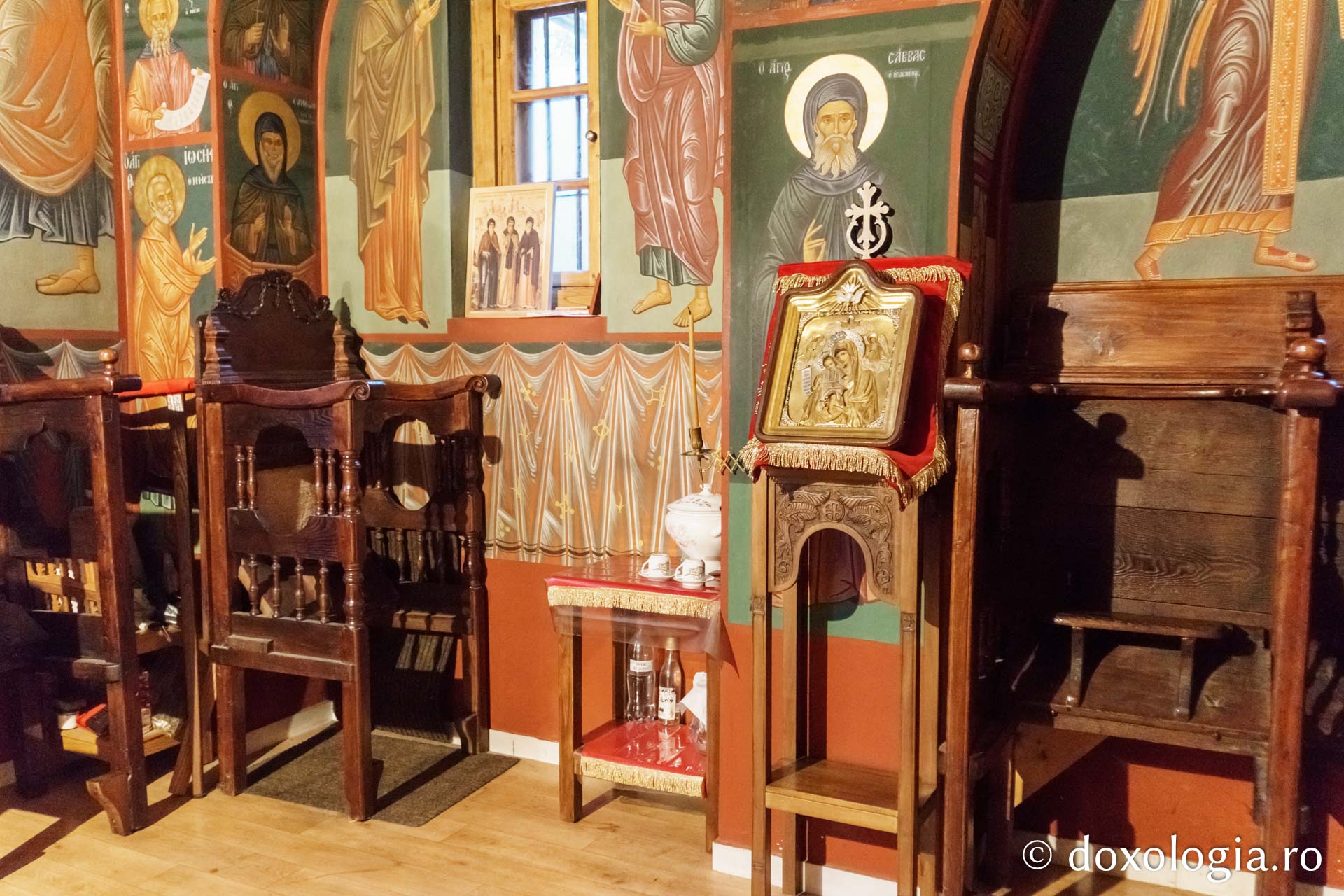 (Foto) Pași de pelerin la Chilia „Sfinții Doctori fără de arginți Cosma și Damian” – Vatoped, Athos (Foto) Pași de pelerin la Chilia „Sfinții Doctori fără de arginți Cosma și Damian” – Vatoped, Athos