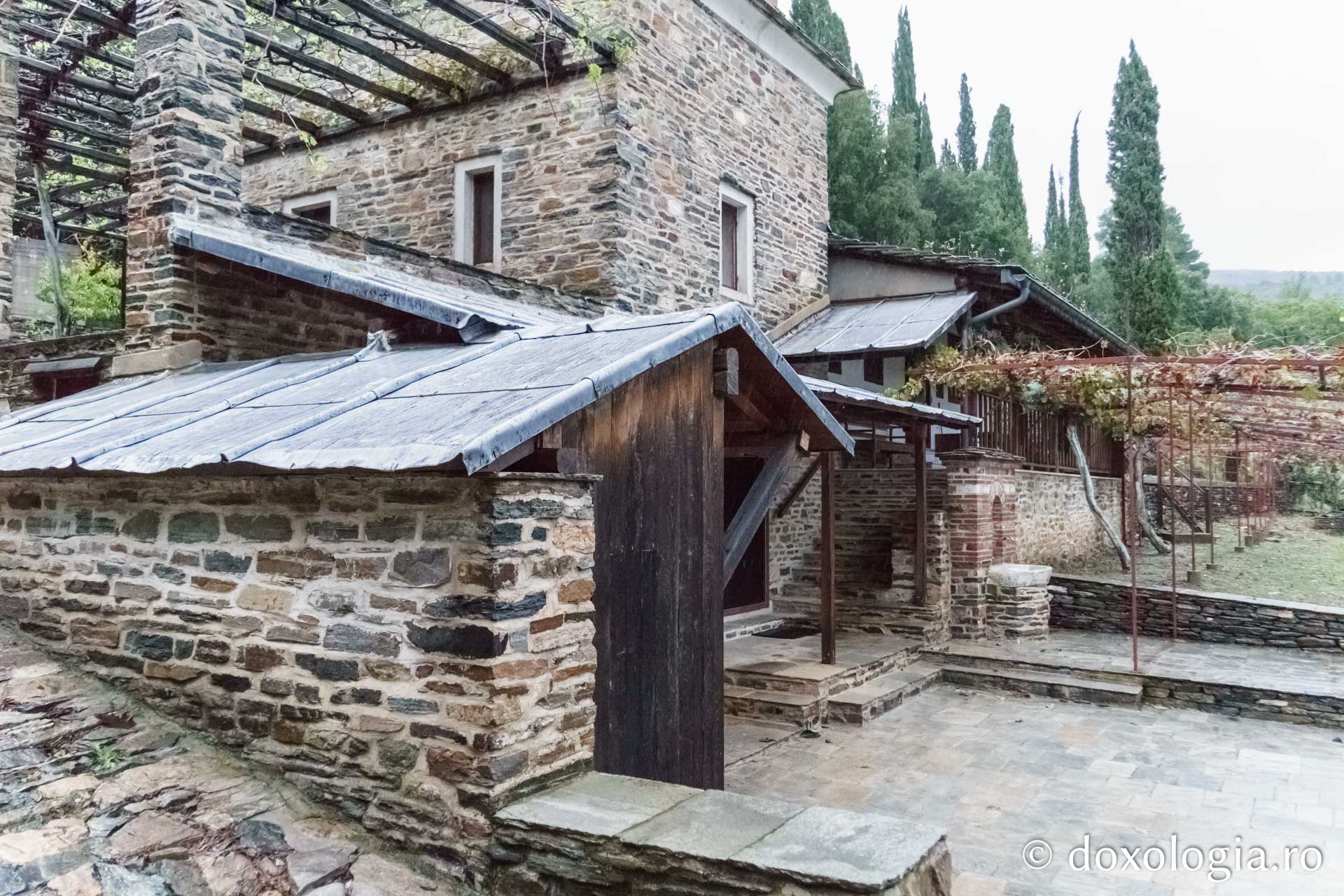 Chilia „Sfinții Doctori fără de arginți Cosma și Damian” – Vatoped, Athos Chilia „Sfinții Doctori fără de arginți Cosma și Damian” – Vatoped, Athos