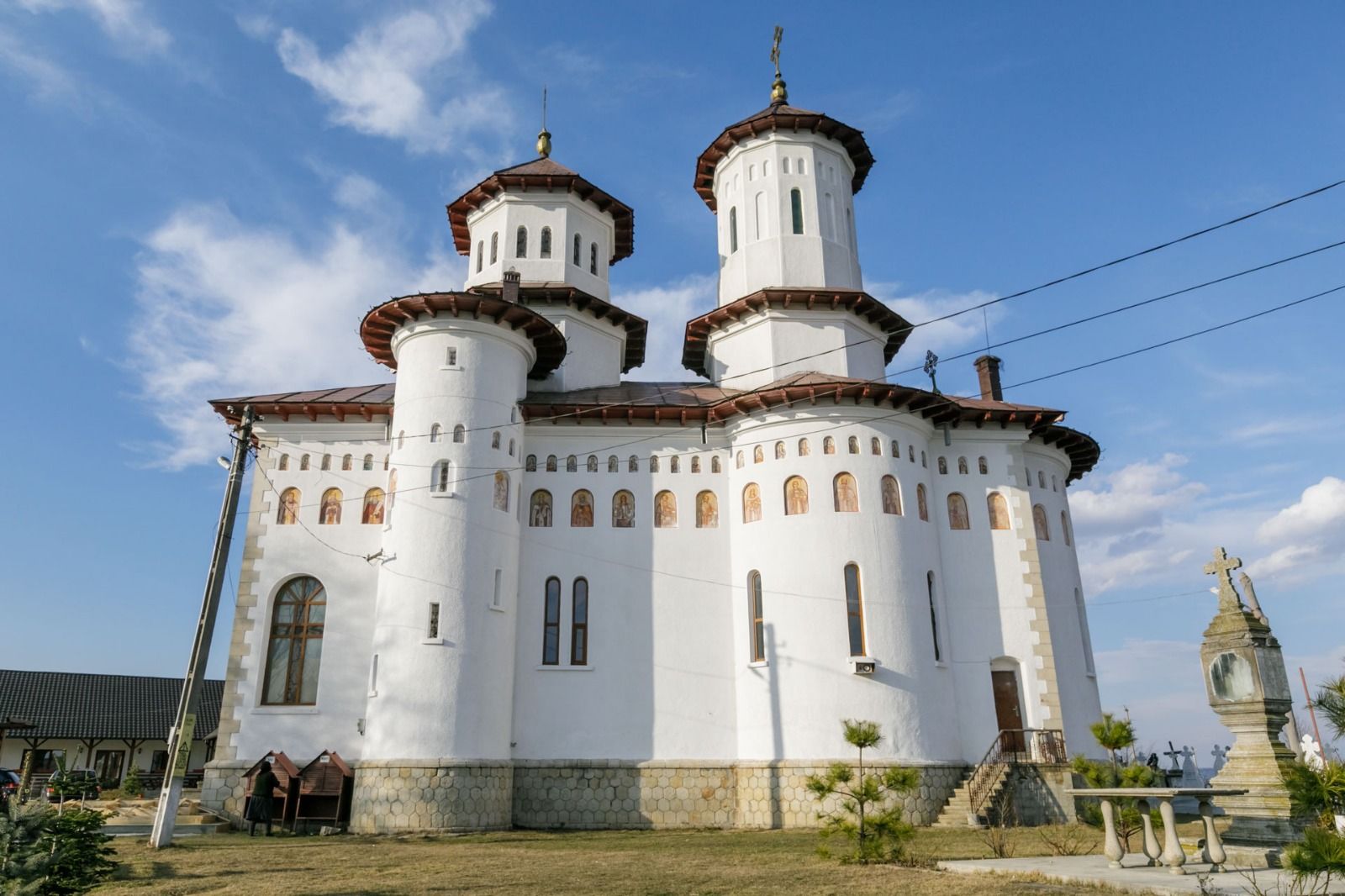 „Cu rugăciuni înălțate către Cer și cu nădejde, oamenii de aici nu se tem de virus” „Cu rugăciuni înălțate către Cer și cu nădejde, oamenii de aici nu se tem de virus”