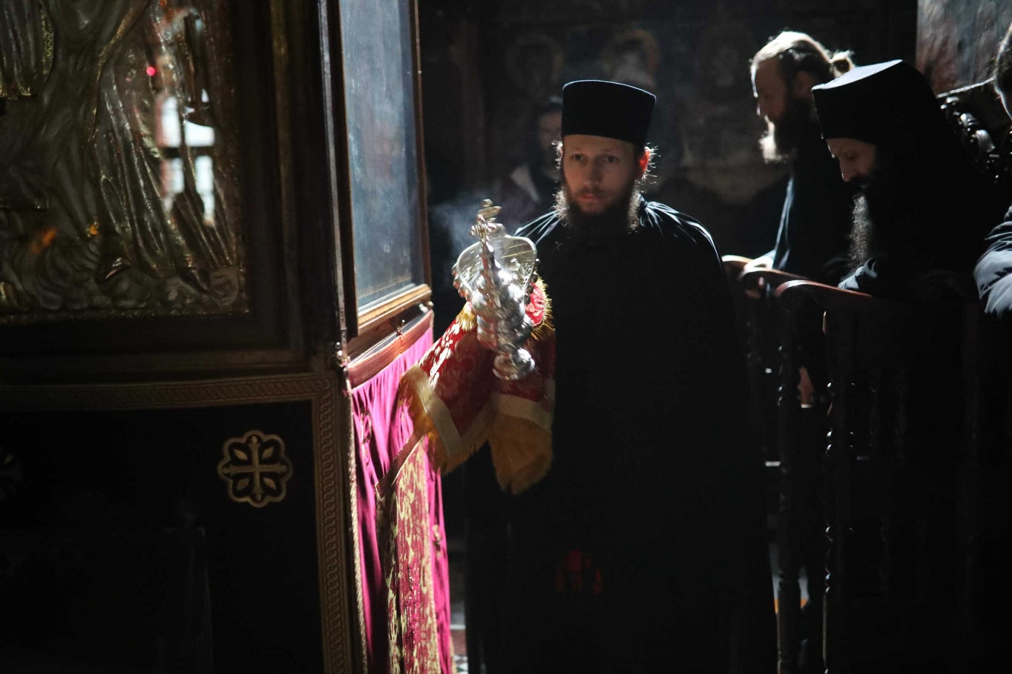 În imagini: Monahii din Sfântul Munte Athos, uniți în glas de rugăciune pentru încetarea pandemiei de coronavirus