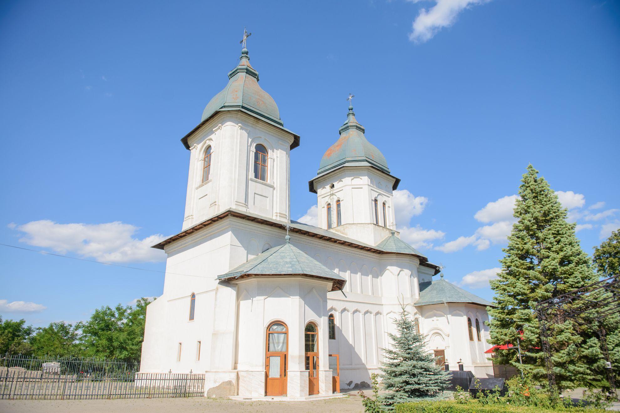 Episcopia Huşilor a donat Spitalului Municipal din Bârlad suma de 5.000 de euro pentru achiziţionarea de echipamente de protecţie