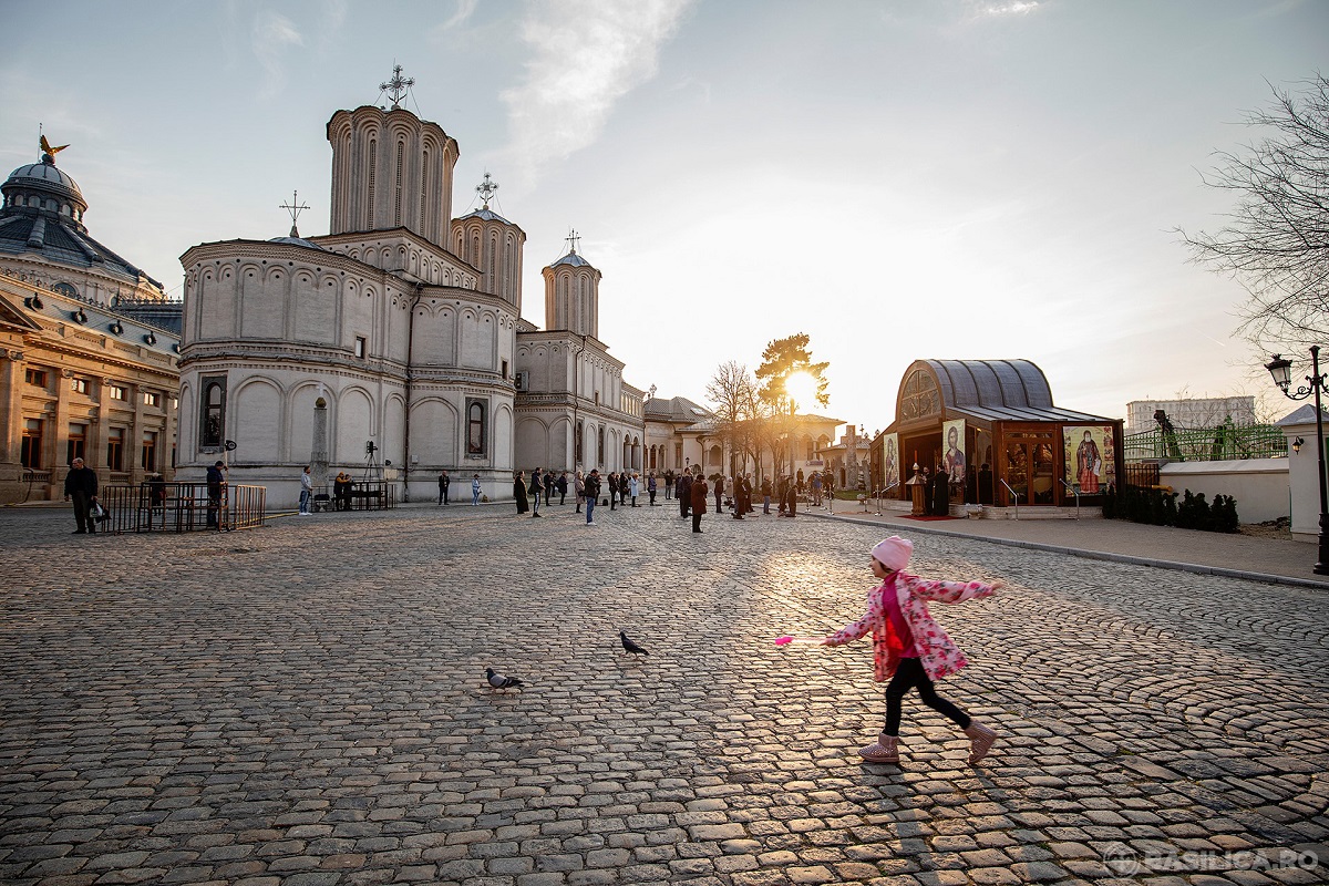 Sursă foto: Raluca Ene/ Basilica.ro Spune-mi cum trăiești în vremea coronavirusului, ca să-ți spun ce credință ai