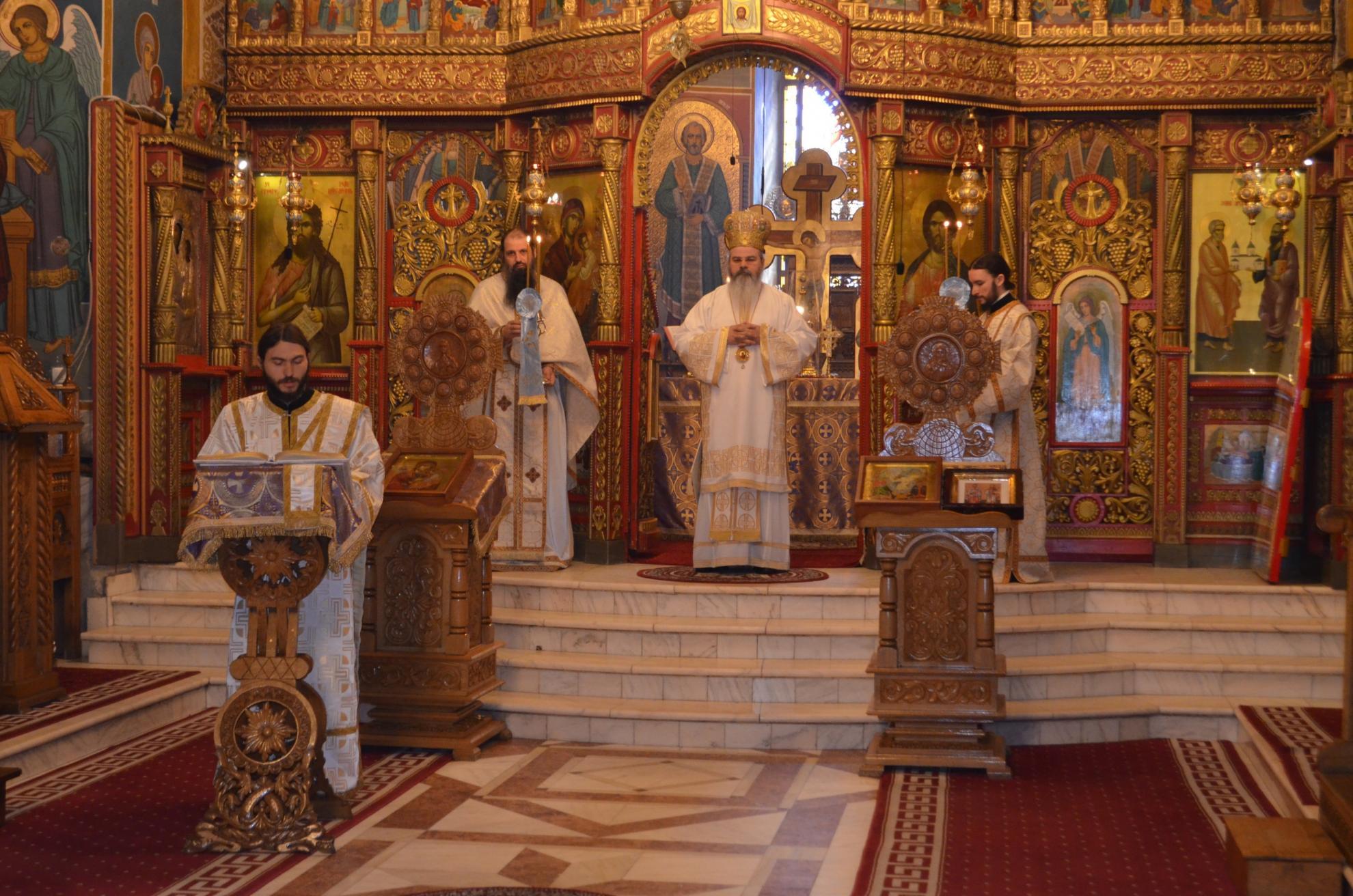 Slujbe arhiereşti oficiate în incinta Centrului eparhial Huşi