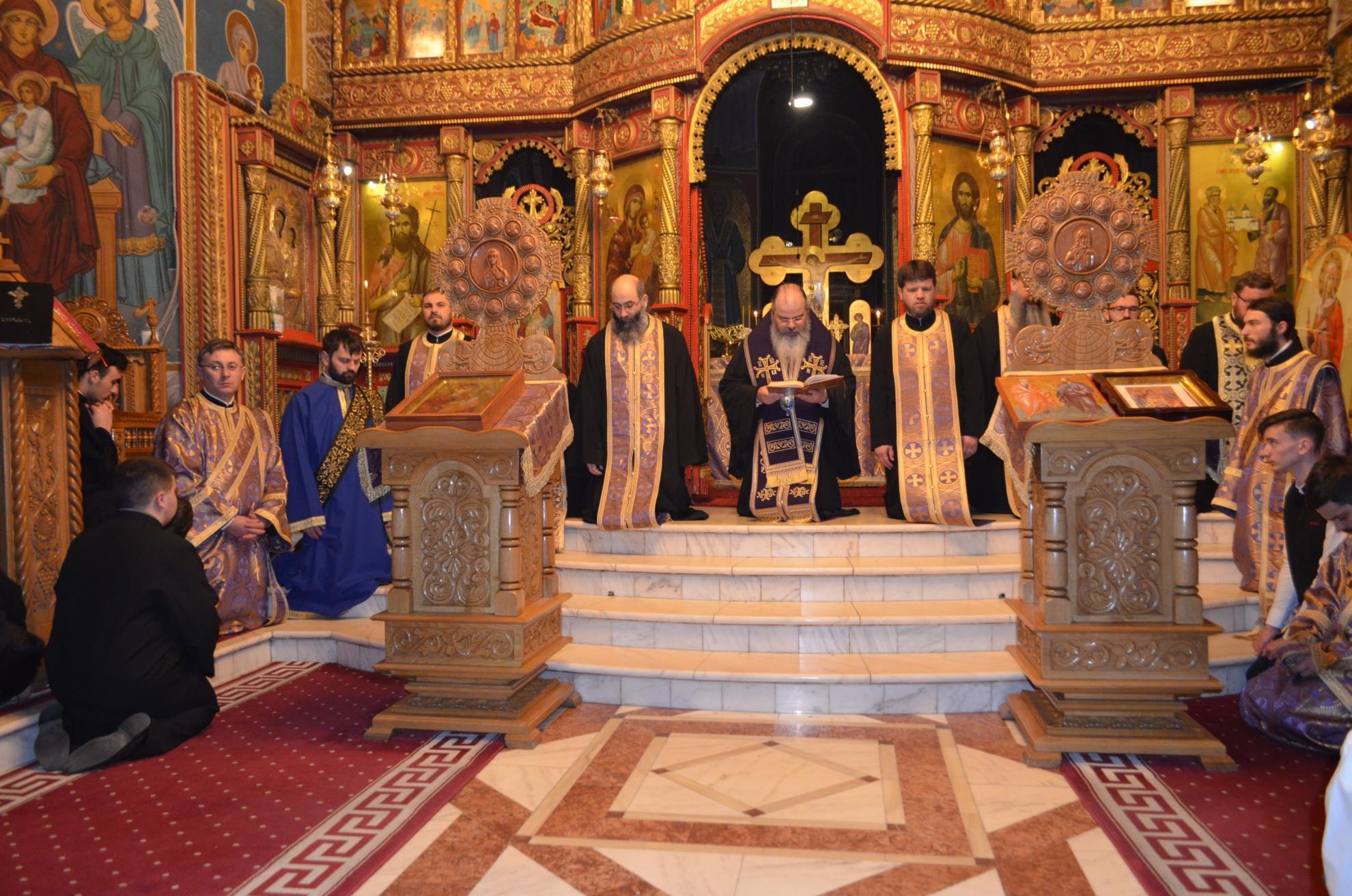 Slujbe arhiereşti la Catedrala Episcopală din Huşi