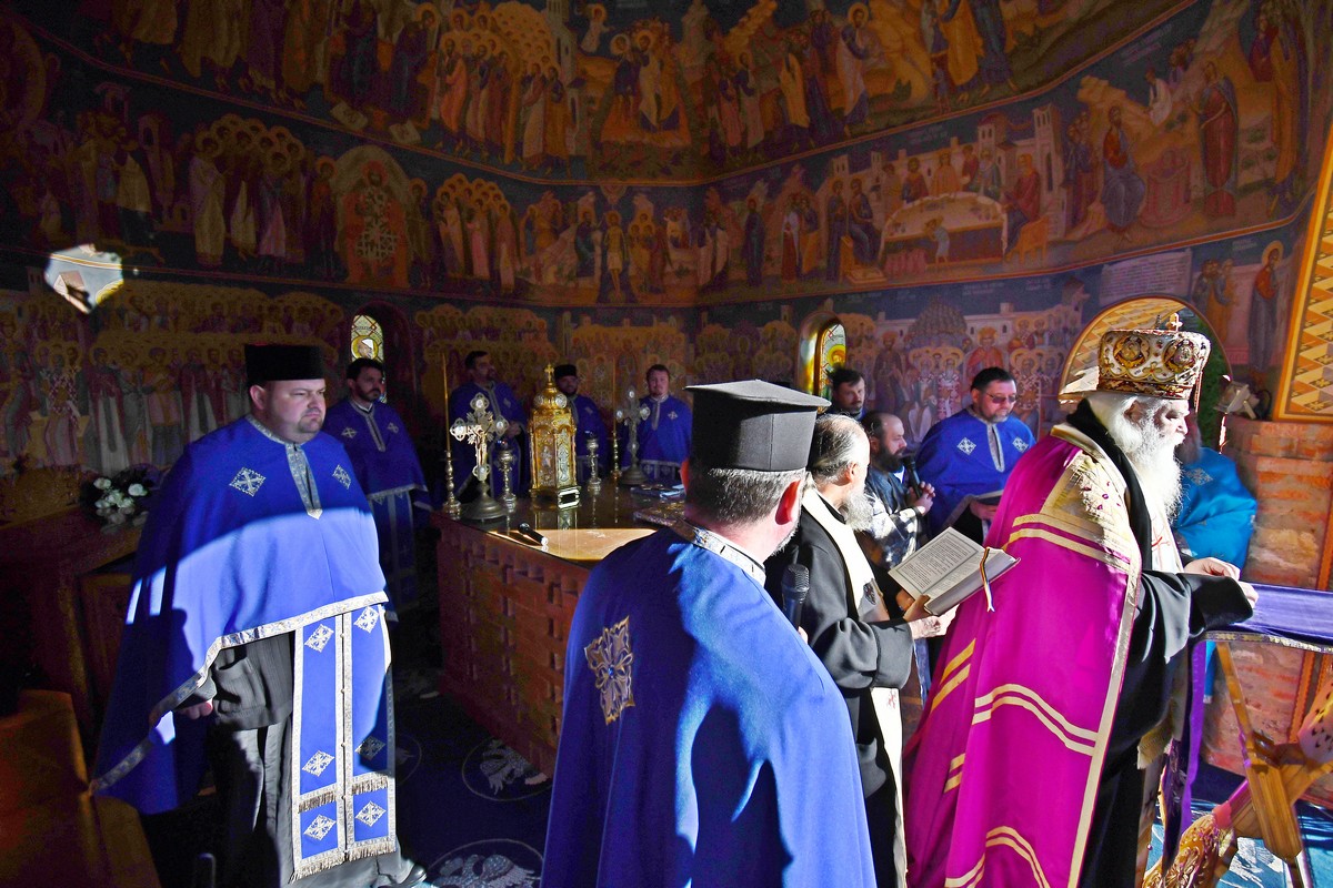 Binecuvântare arhierească la Mănăstirea Hadâmbu