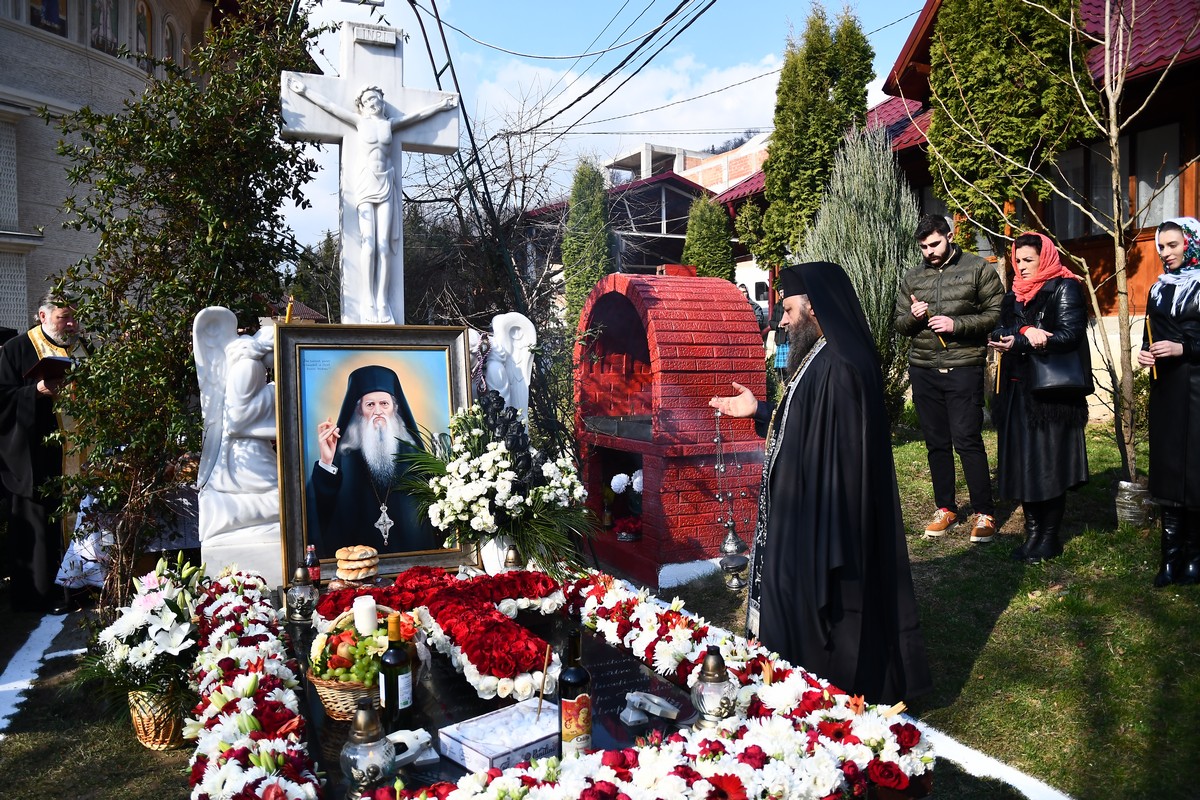 Parastas pentru arhimandritul Zenovie Ghidescu, la Mănăstirea Nechit