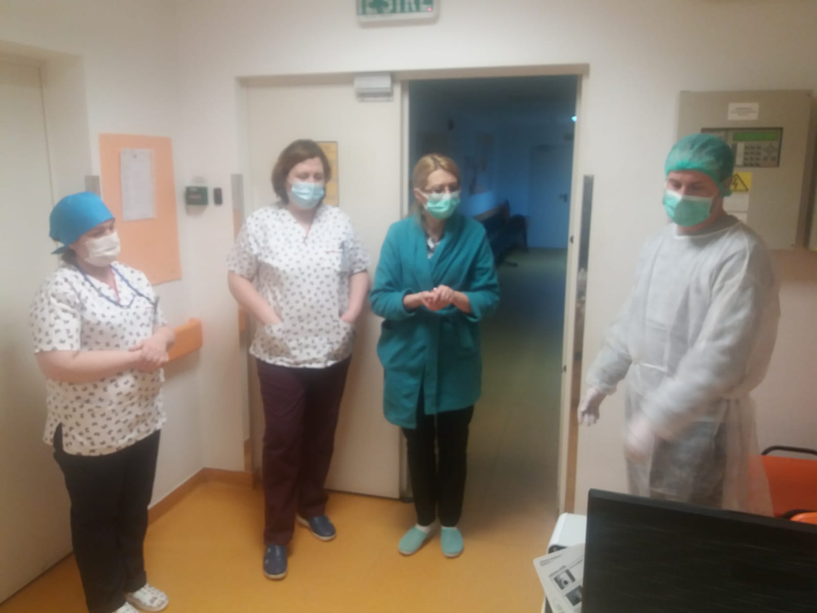 Lampă fototerapeutică pentru bebelușii din Piatra Neamț