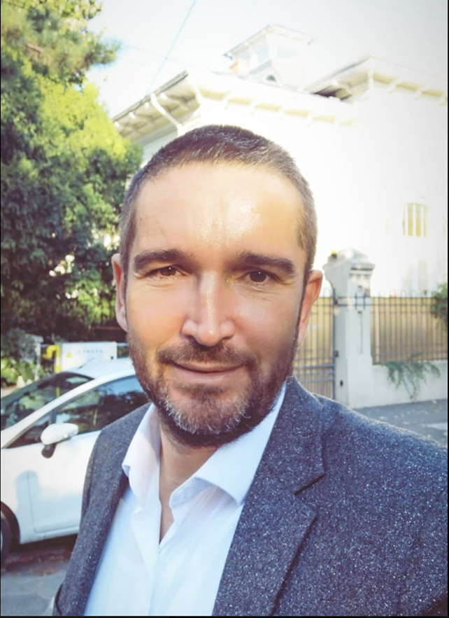 Lect. univ. dr. Horea Mihai Bădău: „În această perioadă, înghițim mâncarea informațională pe nemestecate”