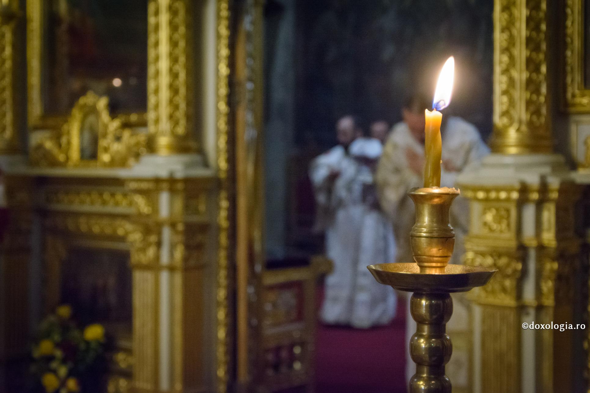 La fiecare slujbă, Biserica se roagă pentru încetarea epidemiei de Coronavirus