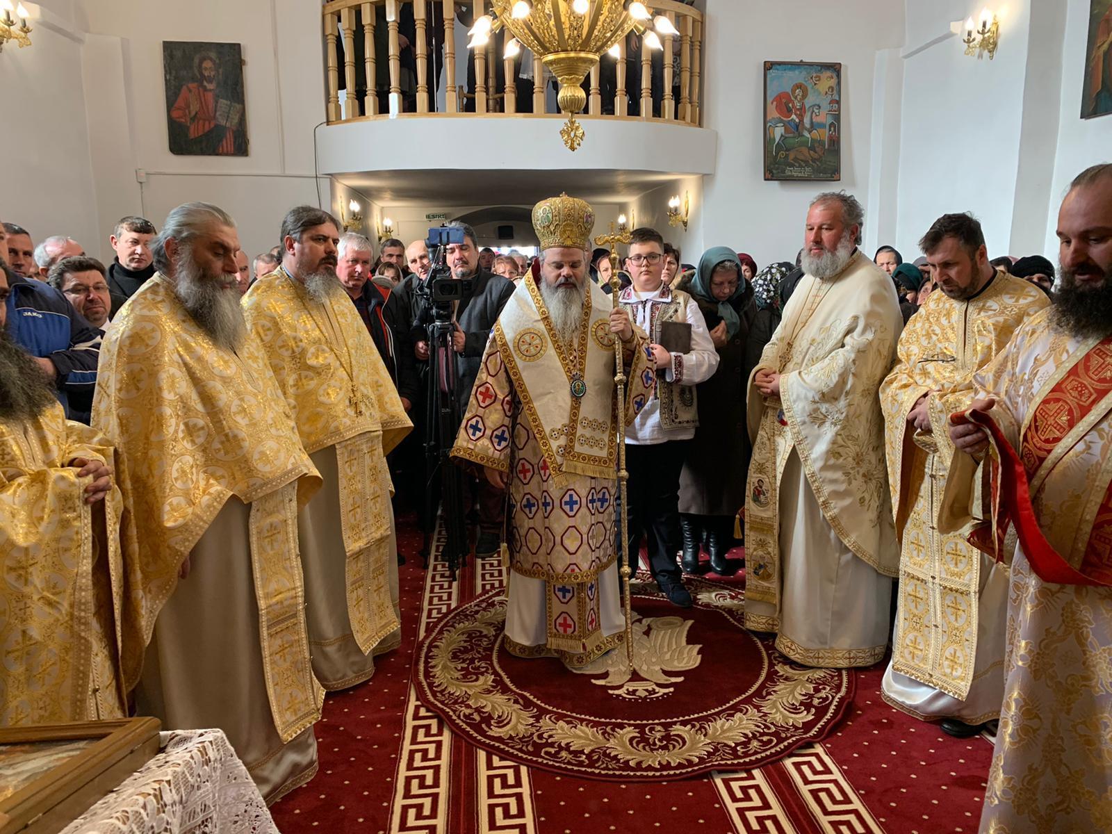 Liturghie arhierească la Mănăstirea Rafaila, judeţul Vaslui