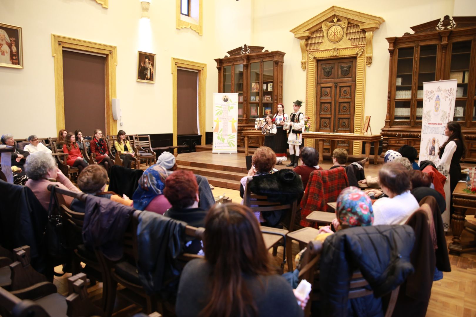 „Mângâiere pentru bunicuțe prin cânt duios”