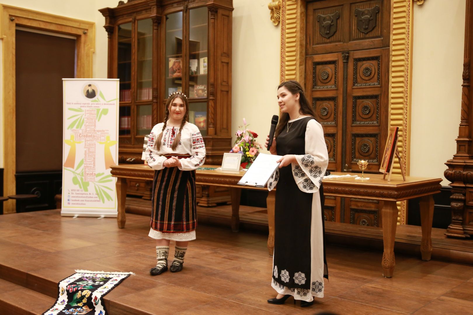 „Mângâiere pentru bunicuțe prin cânt duios”