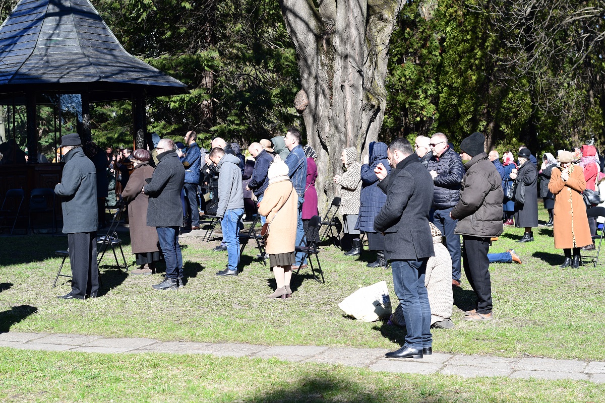 Două Sfinte Liturghii în aceeași incintă, la Mănăstirea „Sfântul Ioan cel Nou de la Suceava”