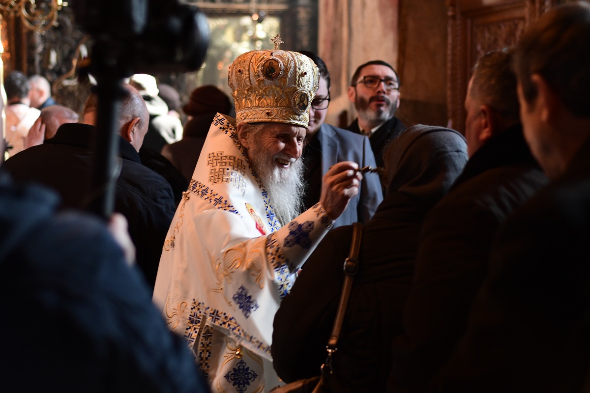 Două Sfinte Liturghii în aceeași incintă, la Mănăstirea „Sfântul Ioan cel Nou de la Suceava”