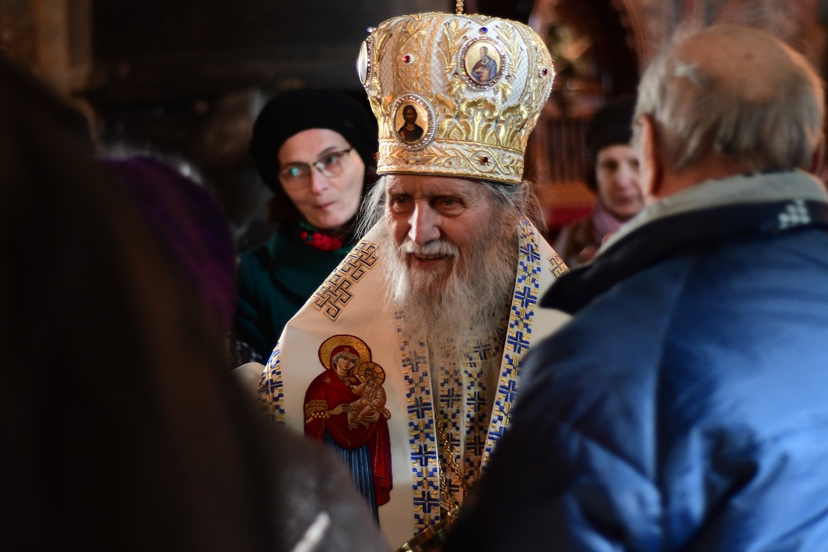 Două Sfinte Liturghii în aceeași incintă, la Mănăstirea „Sfântul Ioan cel Nou de la Suceava”