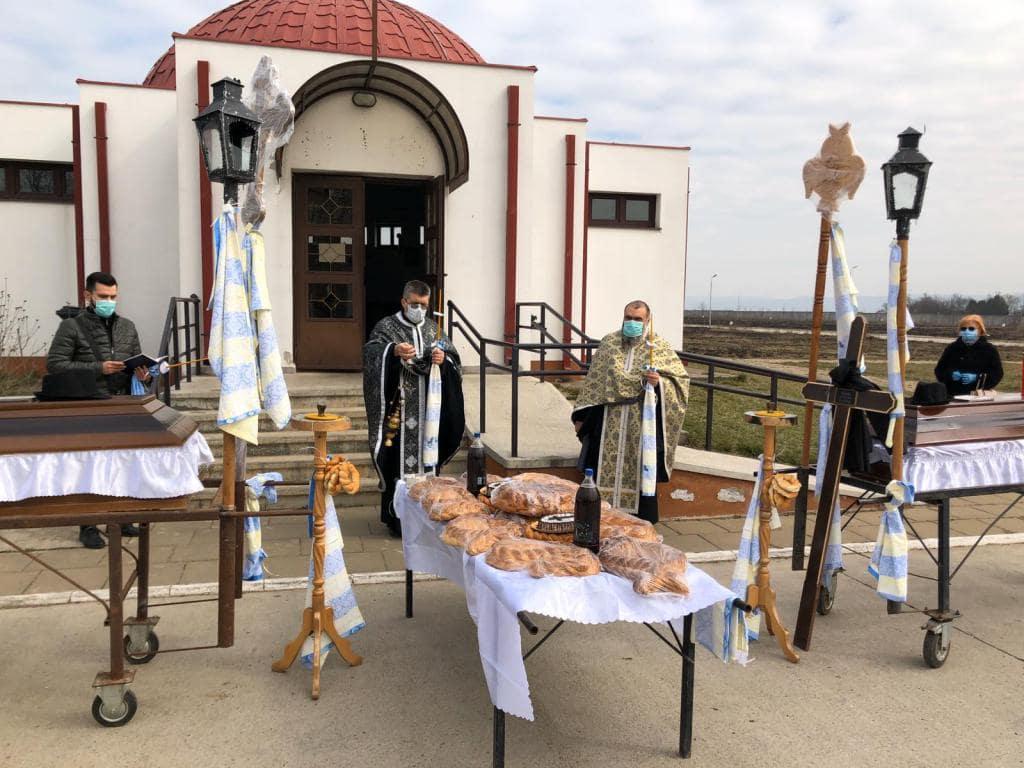 Faptă de milostenie pouă persoane decedate la Bacău