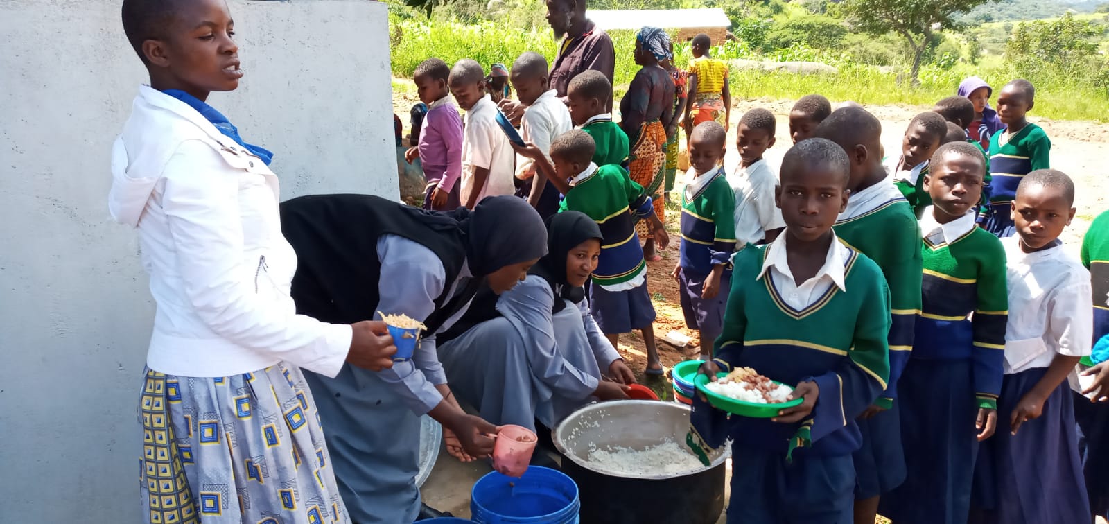 Sfânta Liturghie și daruri pentru copiii din Parohia Ibogu