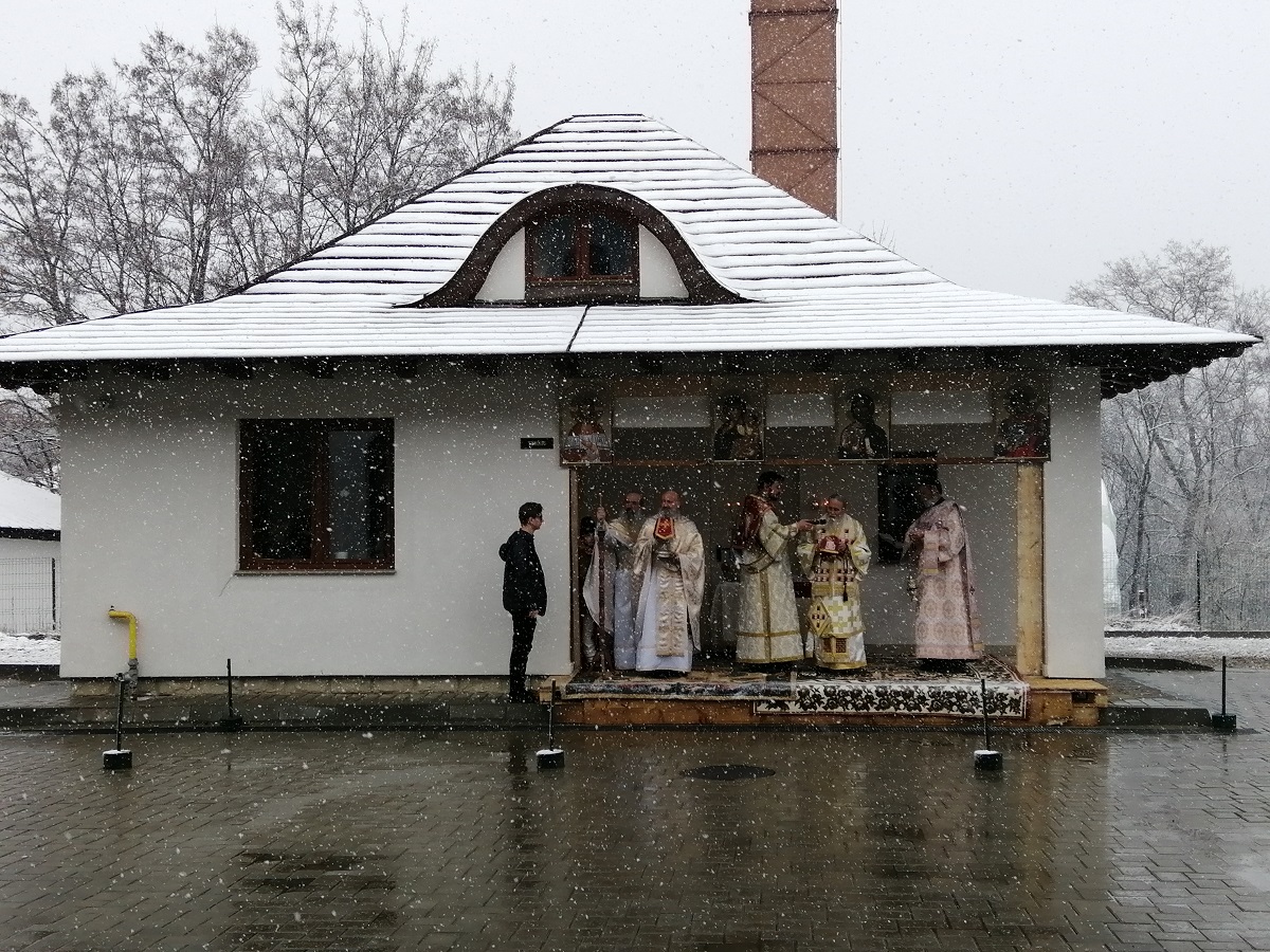 IPS Arhiepiscop Pimen: „ Strădaniile duhovnicești, necazurile de toate felurile, care sunt o cruce”