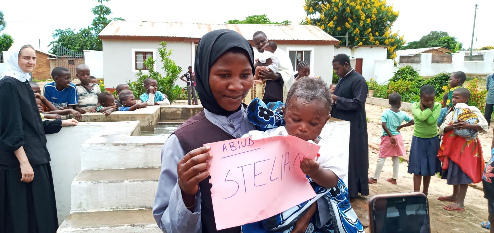 34 de persoane au primit Taina Sfântului Botez în Kidamali, Tanzania