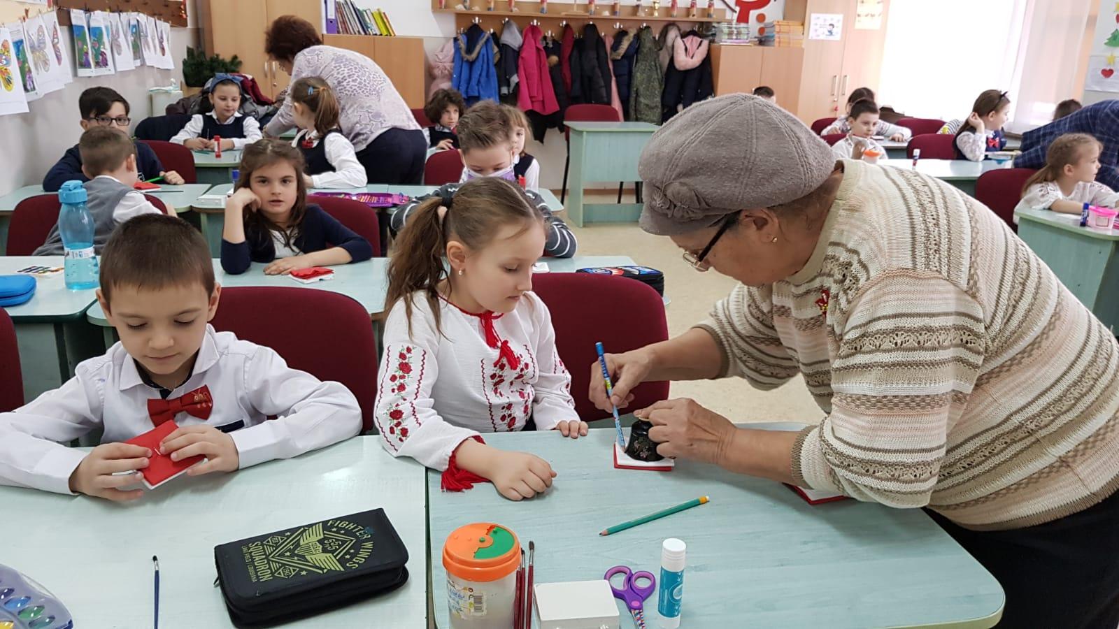 Atelier de mărțișoare la Școala „Ion Simionescu”