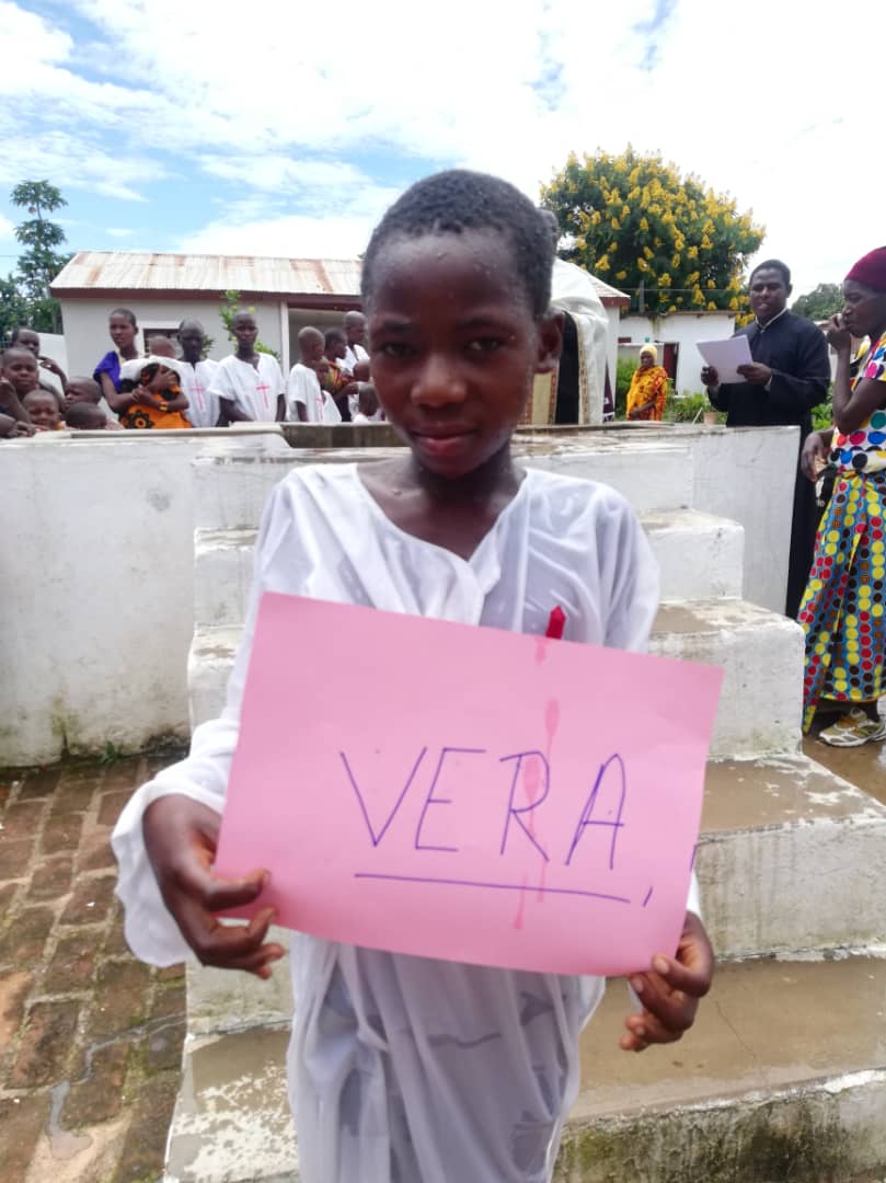 34 de persoane au primit Taina Sfântului Botez în Kidamali, Tanzania