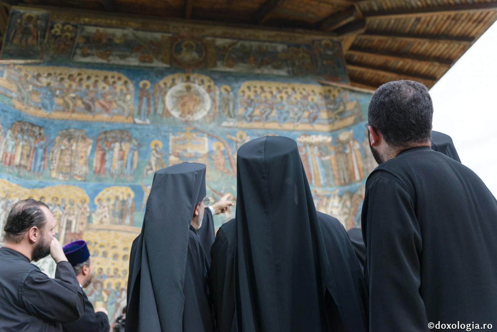 (Audio) „Cel ce trăiește cunoscând pe Domnul nu se teme de răul din jurul lui” ‒ Arhim. Nichifor Horia