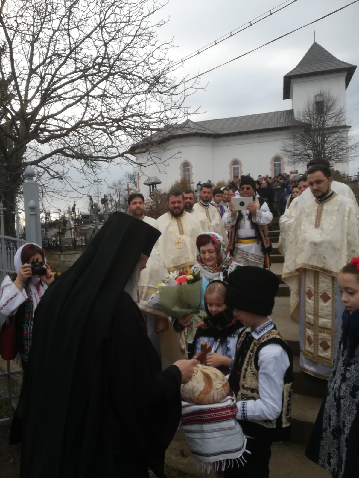 „În adâncul ființei omului există un dor după Raiul pierdut”
