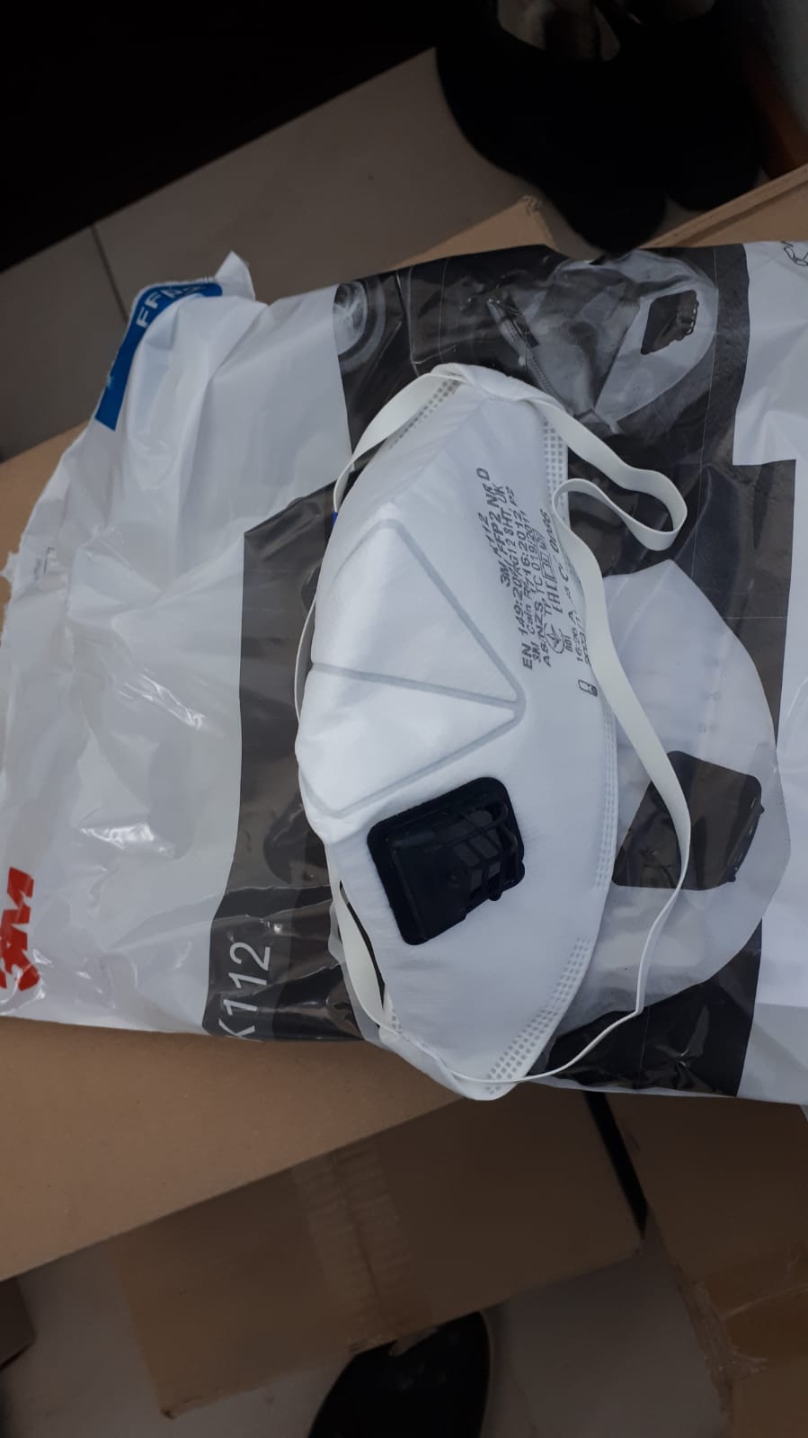 300 de pachete cu materiale de protecție împotriva COVID-19 pentru medicii de familie din Arhiepiscopia Iașilor