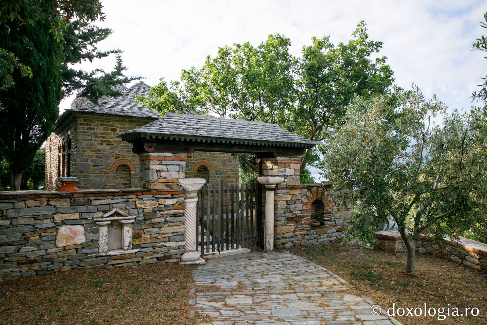 Paraclisul „Sfântul Dimitrie” – Stavronikita, Athos / Foto: pr. Silviu Cluci Paraclisul „Sfântul Dimitrie” – Stavronikita, Athos