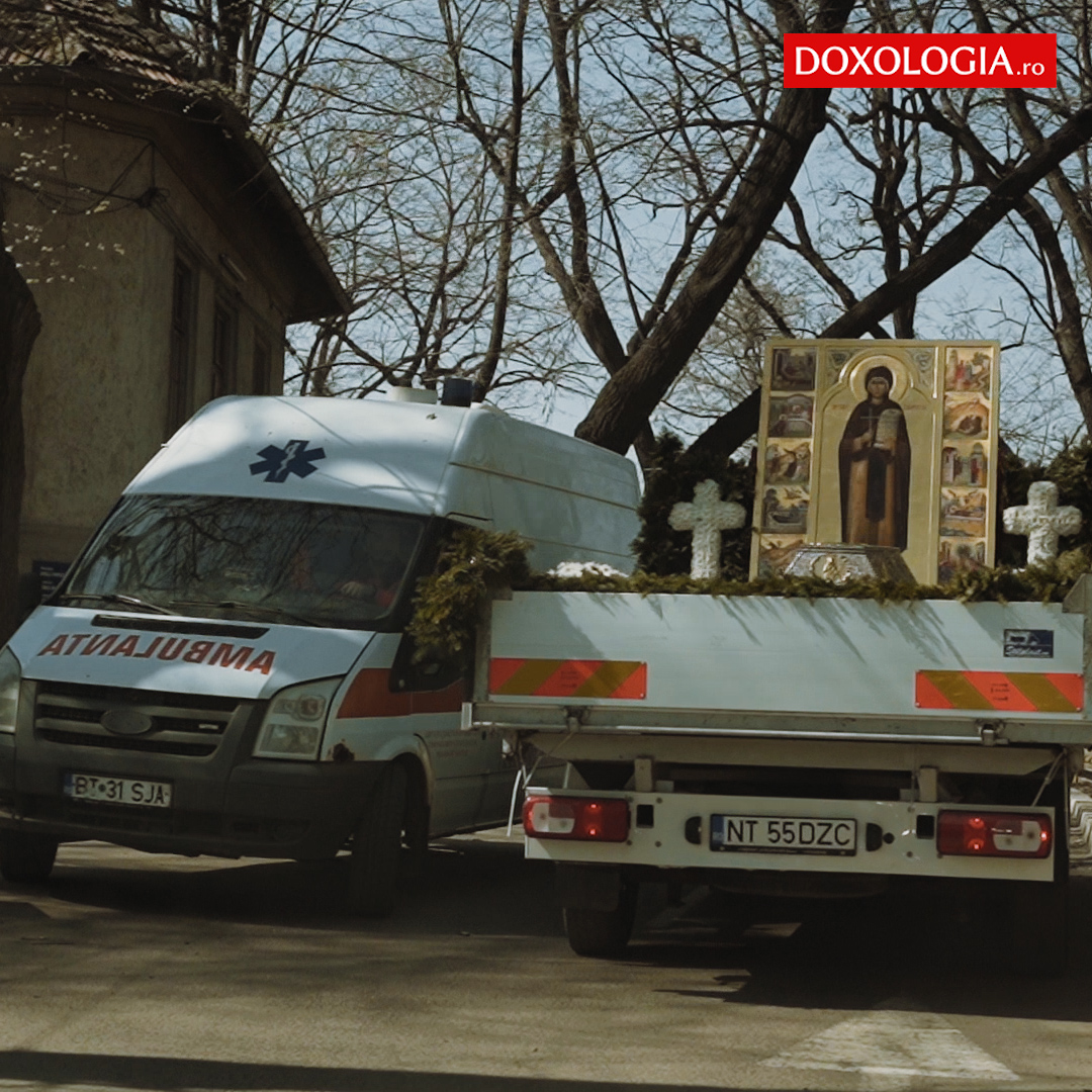 (Video) Sfânta Cuvioasă Parascheva a binecuvântat credincioșii din Moldova (Video) Sfânta Cuvioasă Parascheva a binecuvântat credincioșii din Moldova