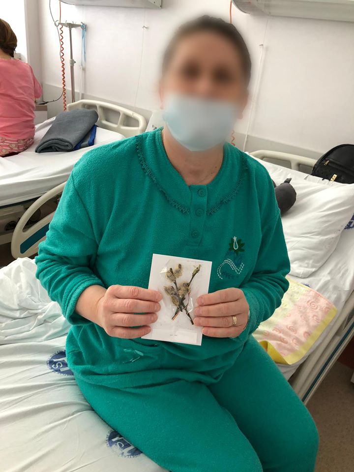 Crenguțe binecuvântate și mesaje de încurajare, dăruite  medicilor și pacienților din Suceava și Rădăuți  în Duminica Floriilor