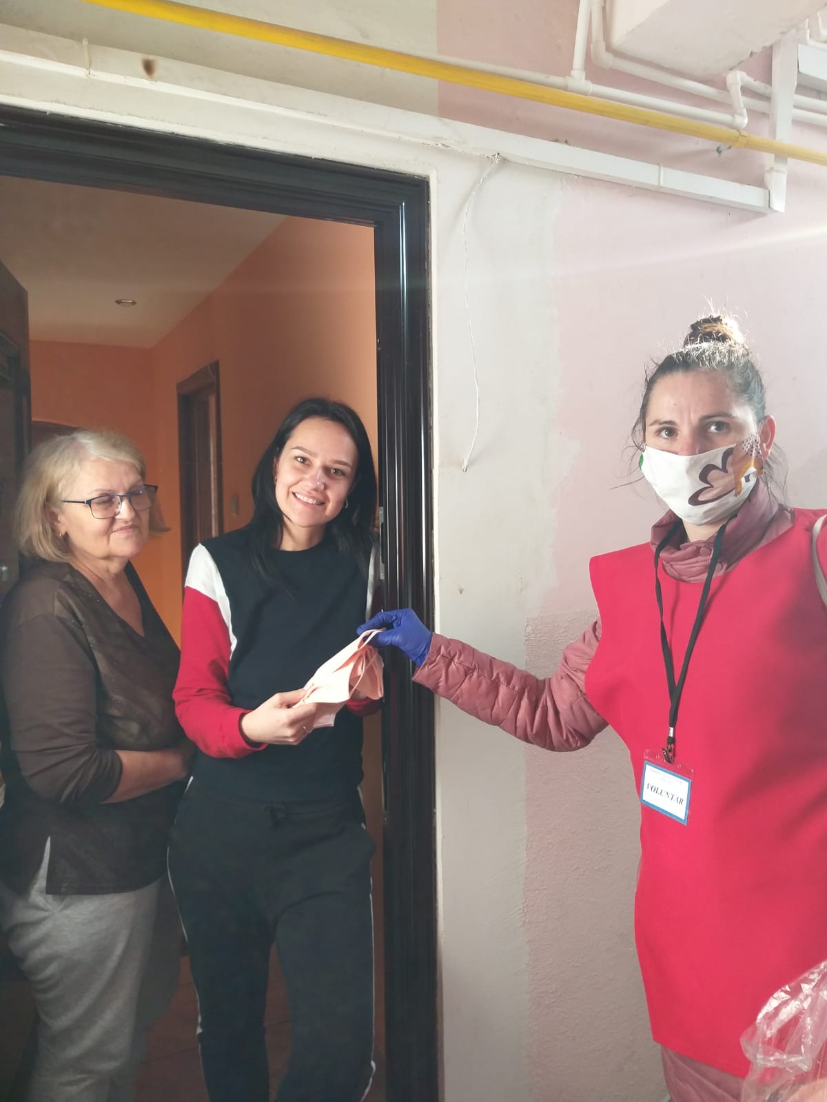 Biserica „Sfânta Vineri” din Pașcani donează 10.000 măști de protecție