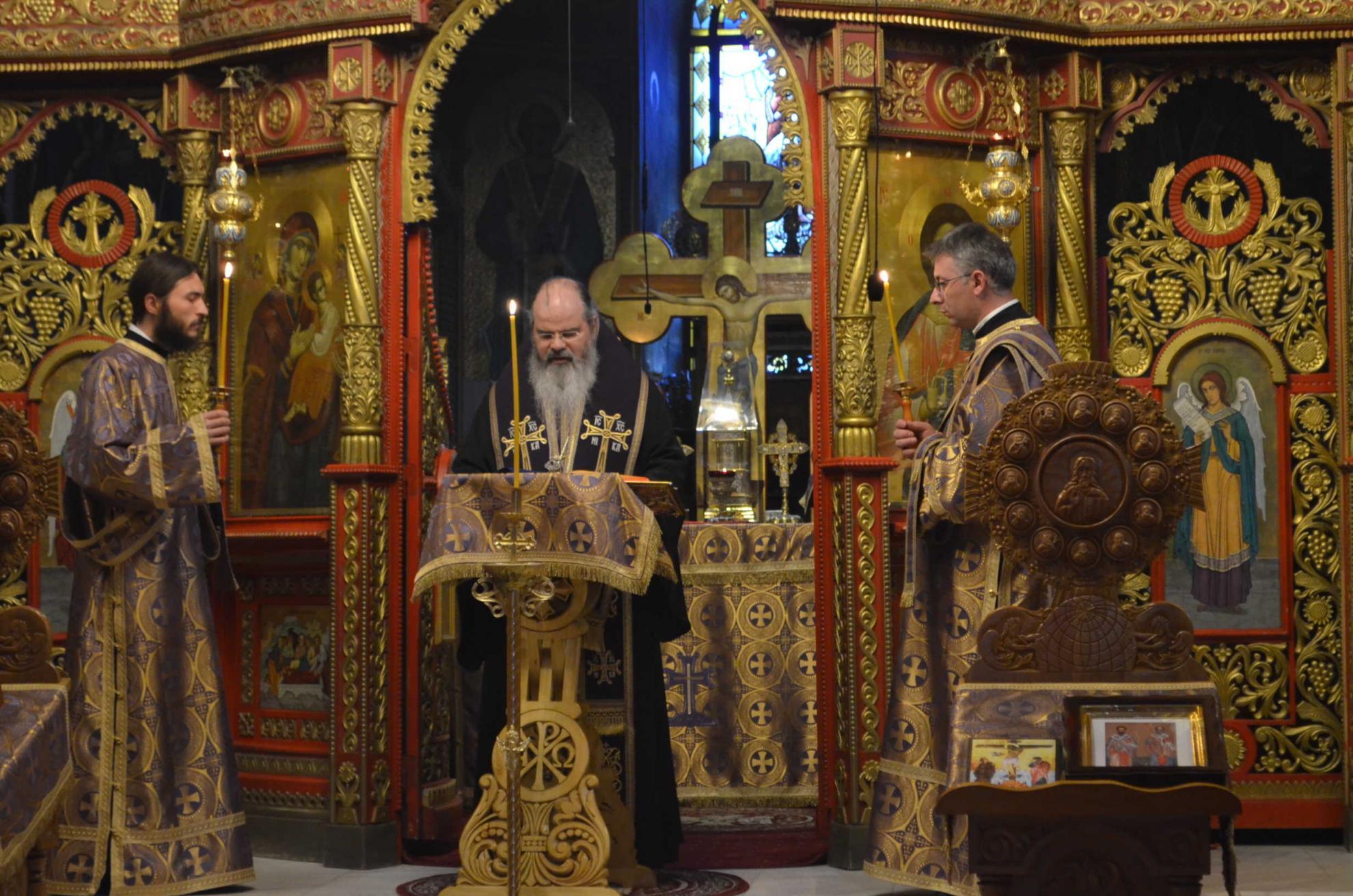 Denia celor 12 Evanghelii, la Catedrala Episcopală din Huşi