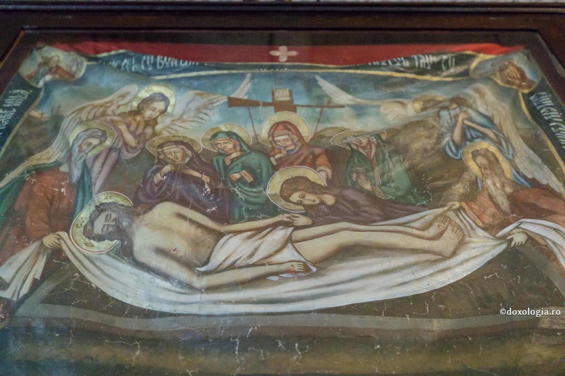 Foto: Oana Nechifor În anul mântuirii 2020, Hristos a fost înmormântat tot Singur…