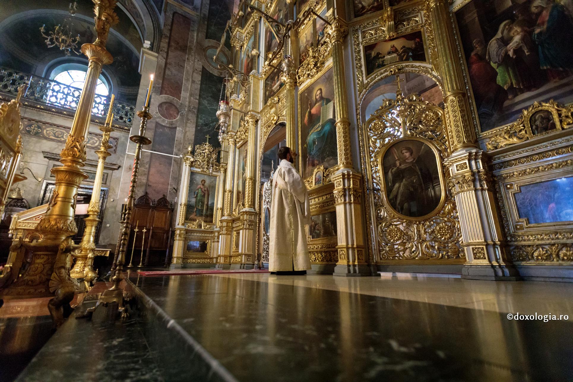 Foto: Oana Nechifor (Video) Cât va rezista Biserica fără ca oamenii să se adune în bucuria Sfintei Liturghii?