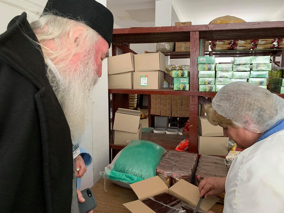 Mitropolia Banatului confecţionează lenjerii de pat şi prosoape pentru spitalele din Timișoara