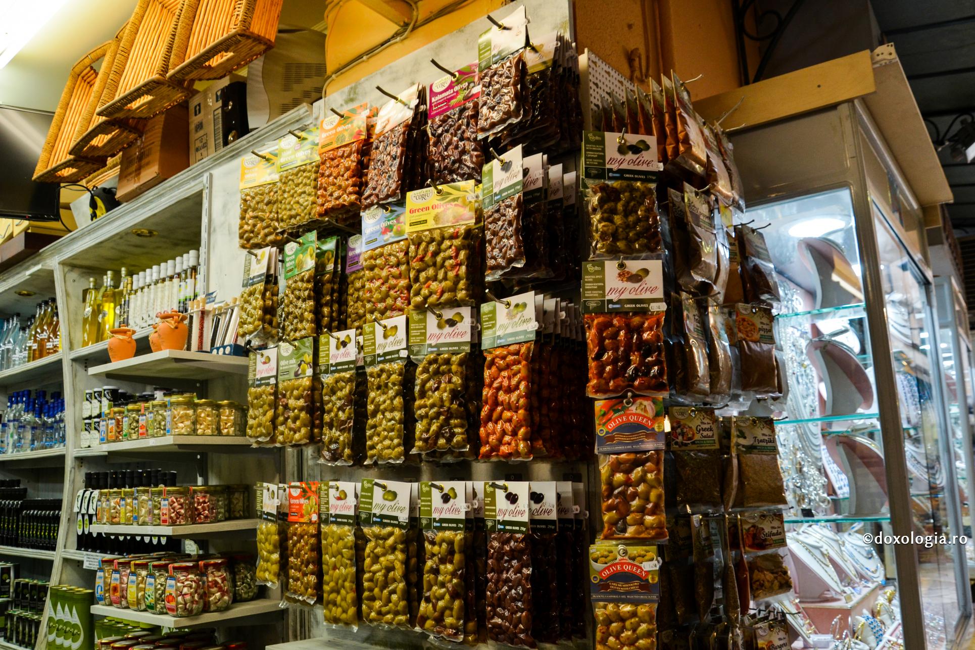 Foto: Ioana Zlotea (Video) De ce magazinele sunt deschise, iar în biserică ni se spune că nu putem intra?