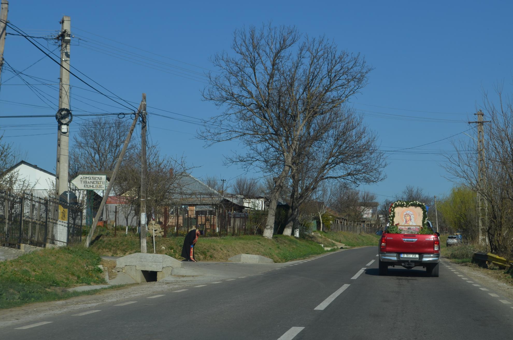 (Galerie Foto) Pelerinaj istoric cu moaştele Sfintei Mare Muceniţe Chiriachi în Episcopia Huşilor