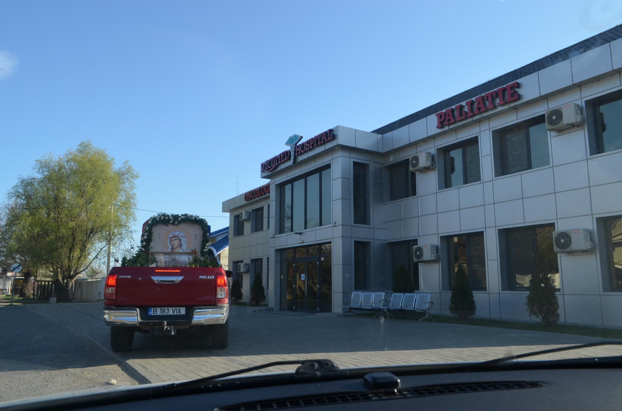 (Galerie Foto) Pelerinaj istoric cu moaştele Sfintei Mare Muceniţe Chiriachi în Episcopia Huşilor