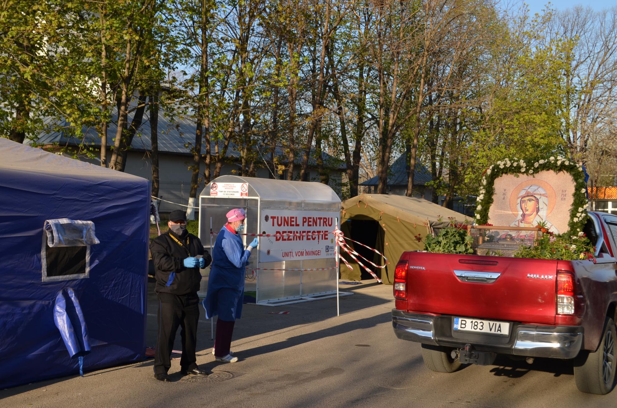 (Galerie Foto) Pelerinaj istoric cu moaştele Sfintei Mare Muceniţe Chiriachi în Episcopia Huşilor