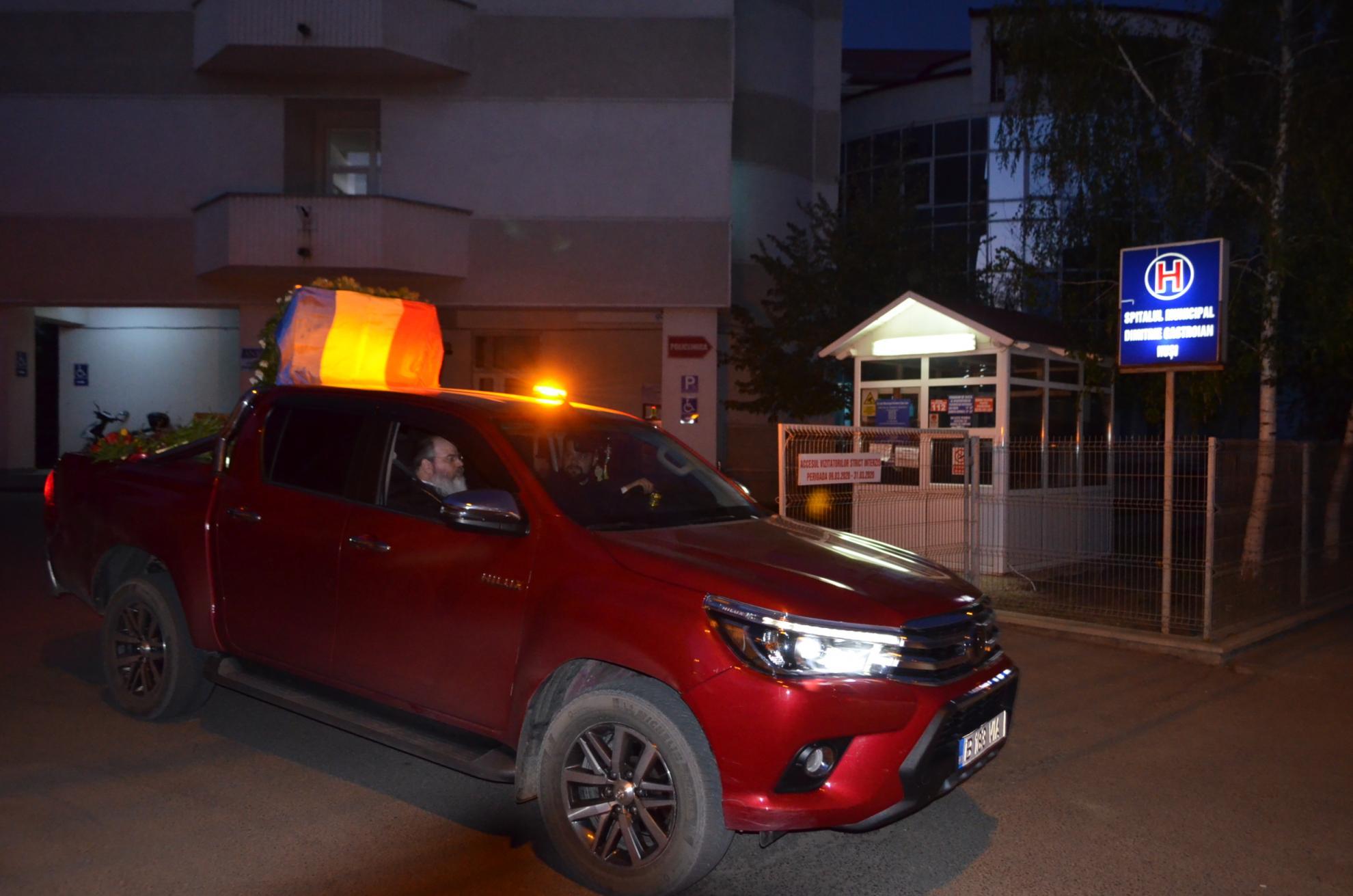 (Galerie Foto) Pelerinaj istoric cu moaştele Sfintei Mare Muceniţe Chiriachi în Episcopia Huşilor