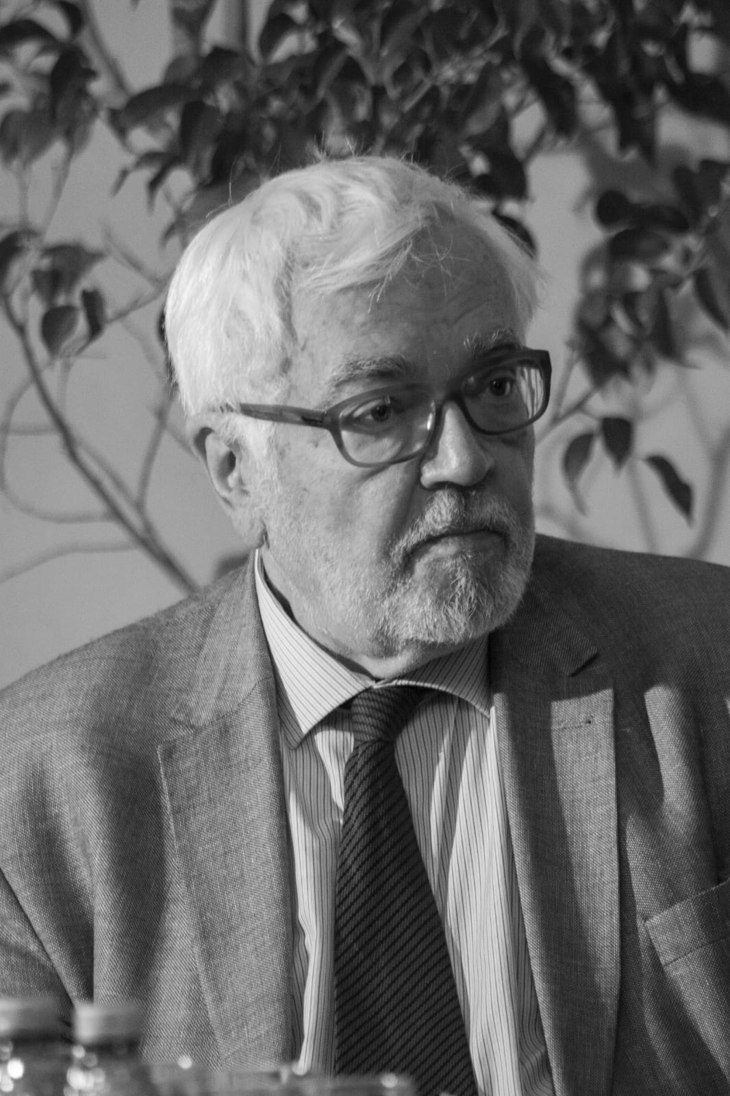 Prințul Mihai Dimitrie Sturdza a trecut la Domnul Prințul Mihai Dimitrie Sturdza a trecut la Domnul