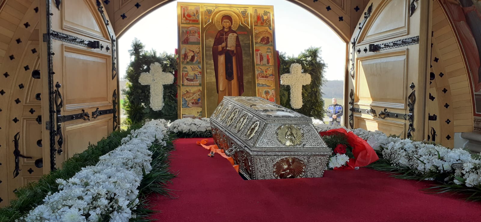 Racla cu moaștele Sfintei Cuvioase Parascheva a poposit în principalele orașe din județele Iași, Neamț și Botoșani