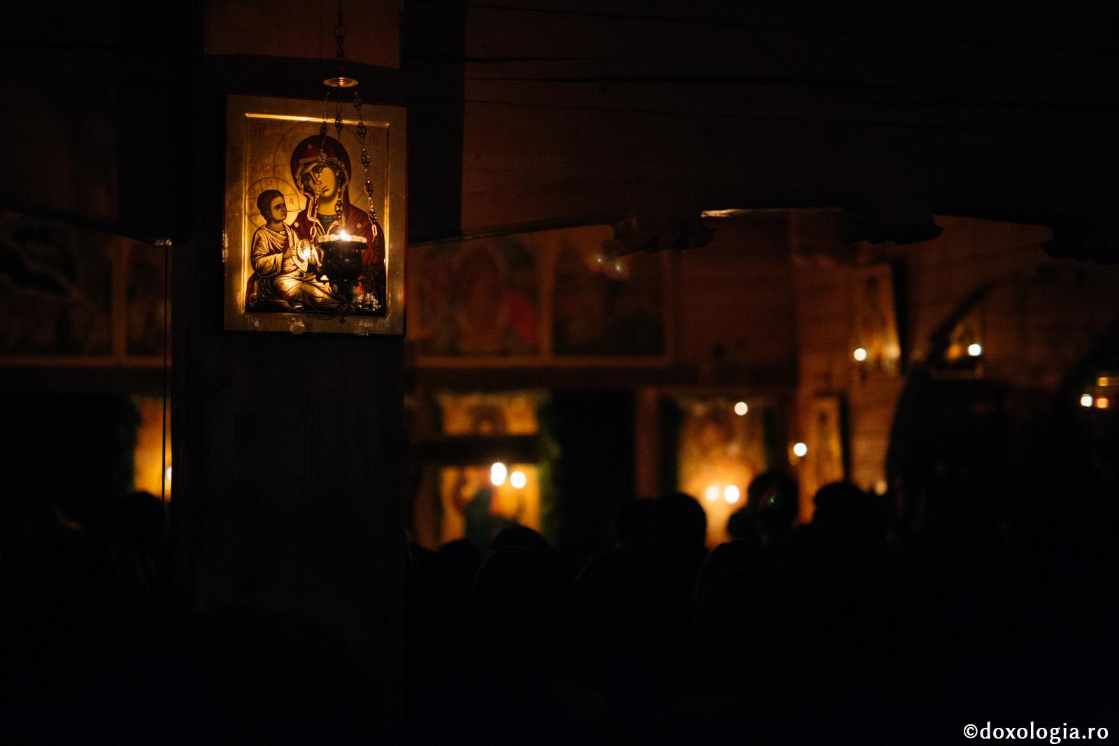 (Video) Pr. Vasile Ioana: „«Mai lasă-i, Fiule, mai iartă-i!», spune Maica Domnului, mijlocind pentru noi” (Video) Pr. Vasile Ioana: „«Mai lasă-i, Fiule, mai iartă-i!», spune Maica Domnului, mijlocind pentru noi”