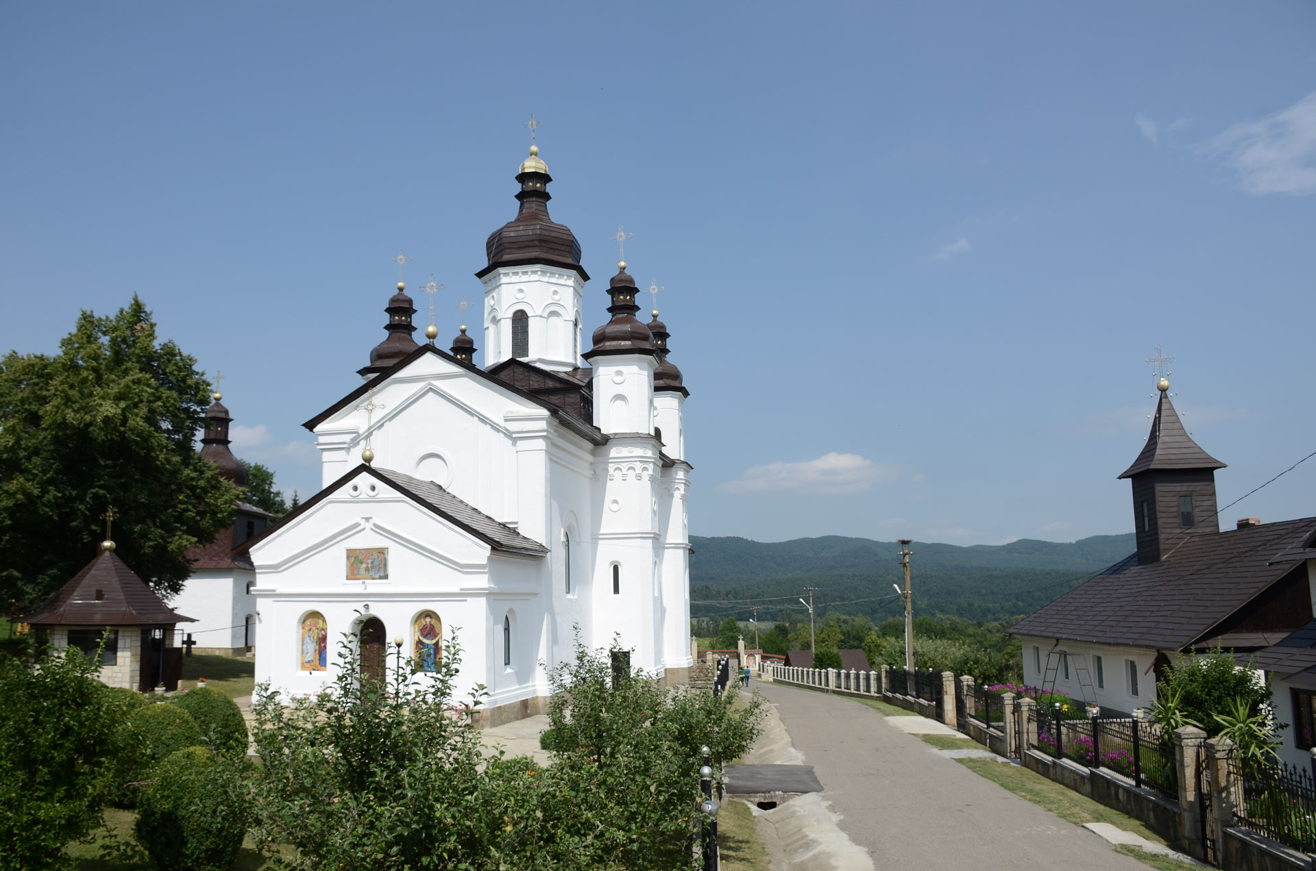 Liniște de Paști… în „Poiana liniștii”