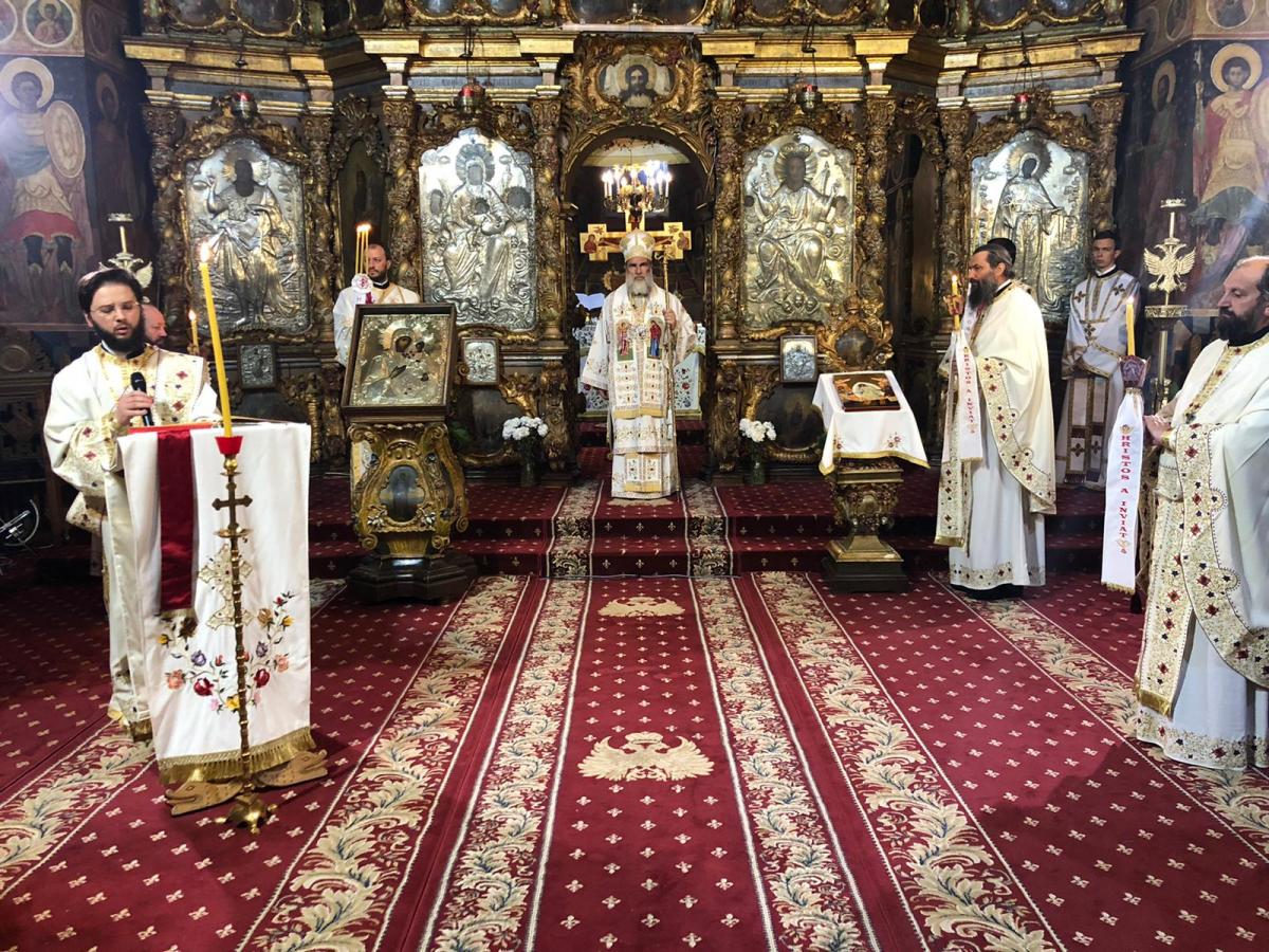 Slujbe arhiereşti la Catedrala Arhiepiscopală din Roman