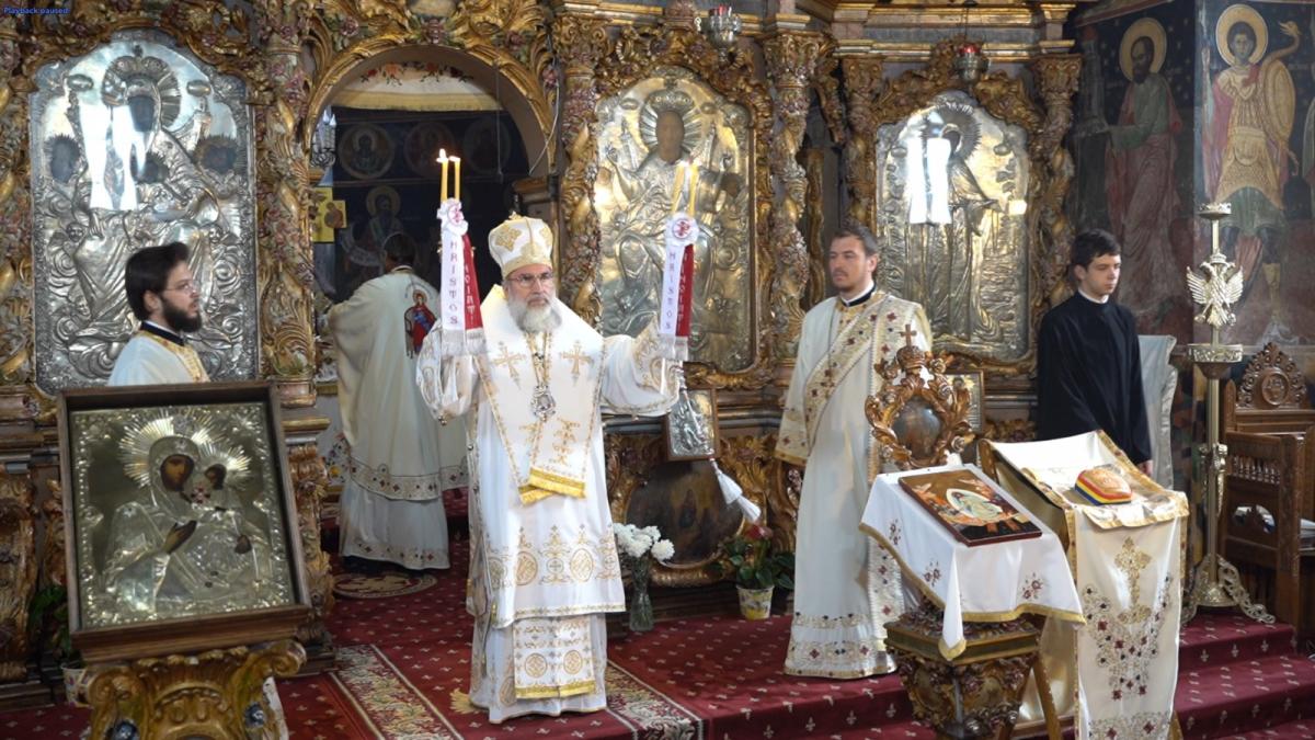 Slujbe arhiereşti la Catedrala Arhiepiscopală din Roman